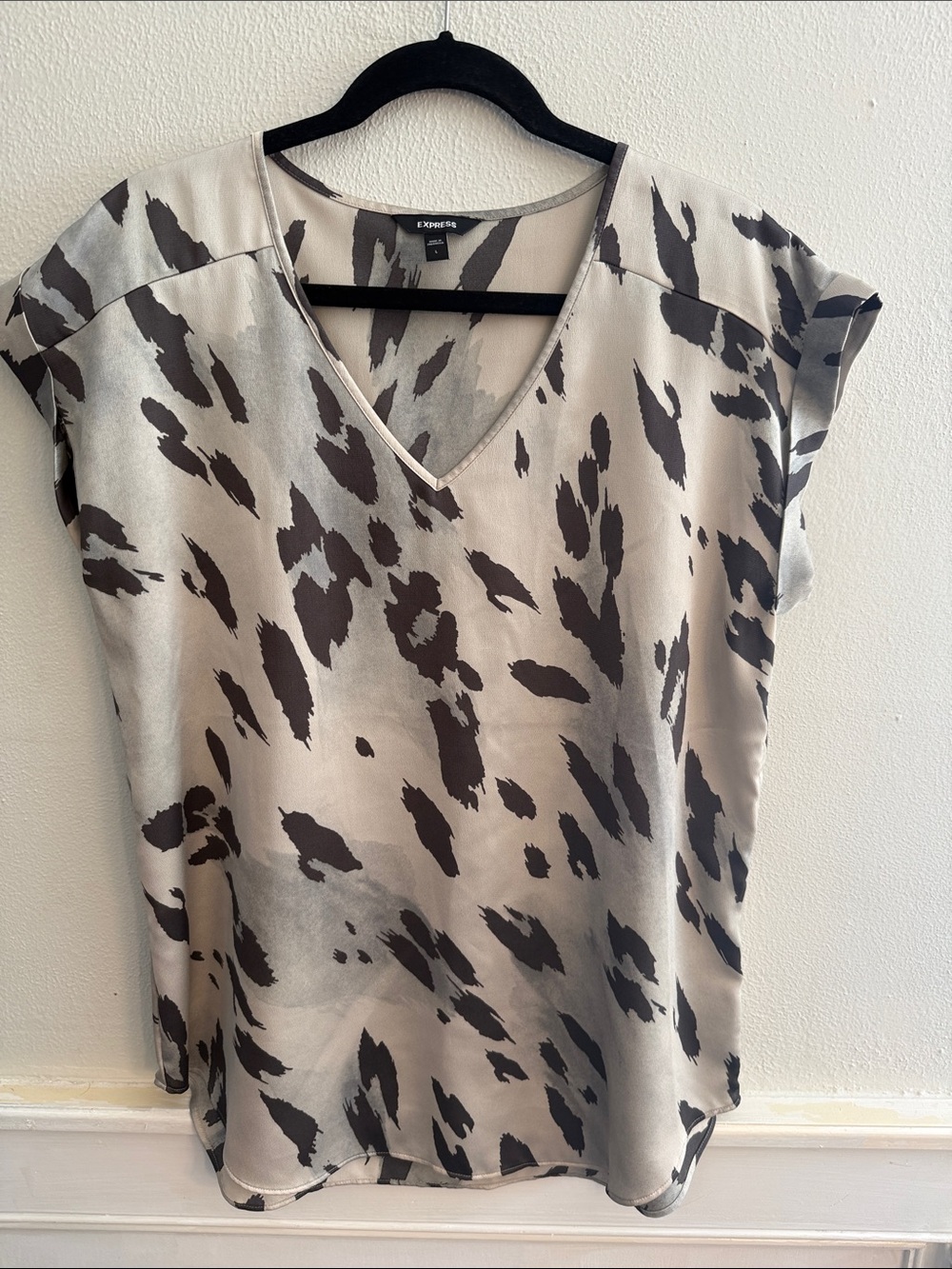 Express Neutral Animal-Print V-Neck Blouse